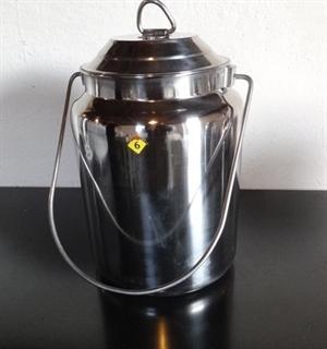 Mælkespand / Mælkejunge med hank og låg, rustfrit stål. (4,5 liter), 2. sortering